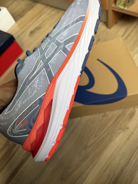 Оригинални нови Мъжки маратонки ASICS GEL-CUMULUS 23! 50,5 н