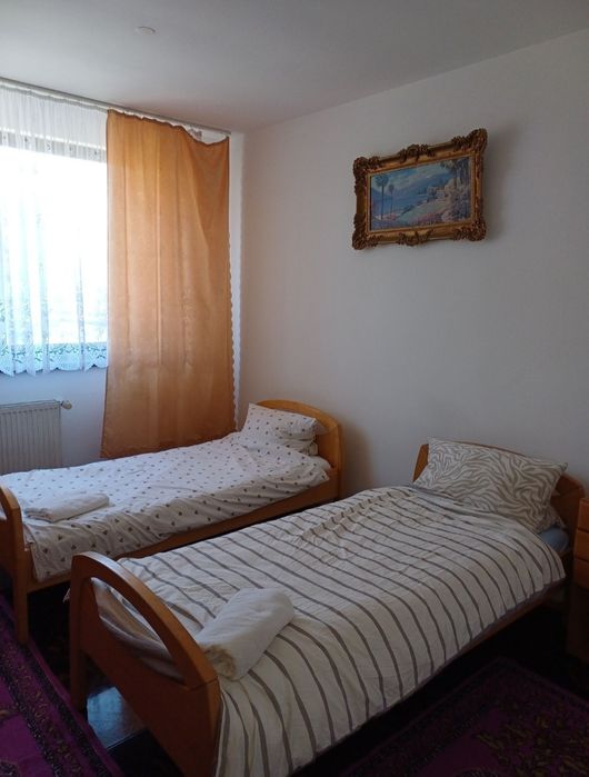 CAZARE GRUPURI  50 de lei de Persoane  de la 2 Persoane in Sus