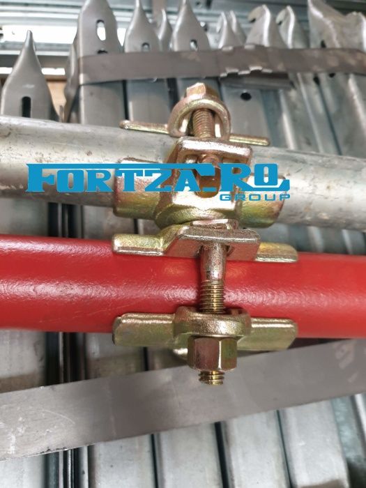 Ancoraj vopsit pentru prindere schela de fatada