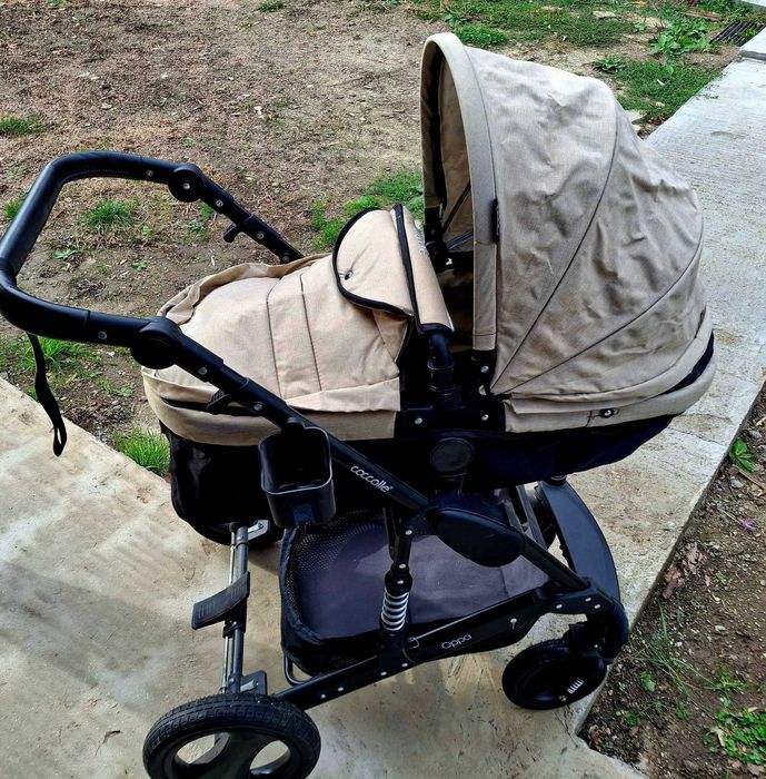 Căruț aproape nou.