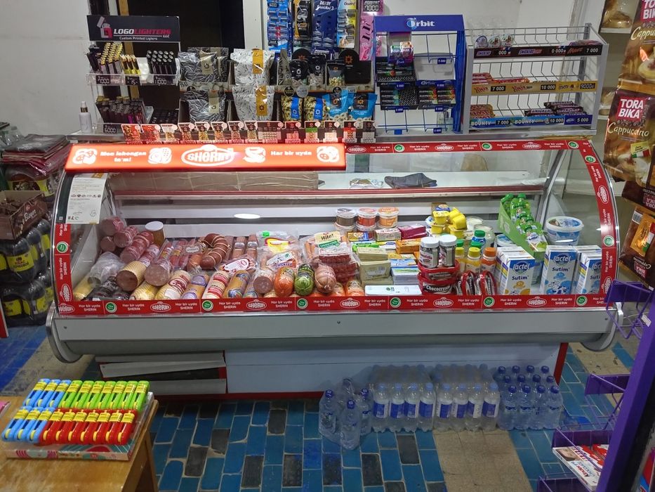 Срочно продаётся холодильник витринный