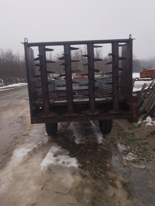 Vând remorcă de gunoi