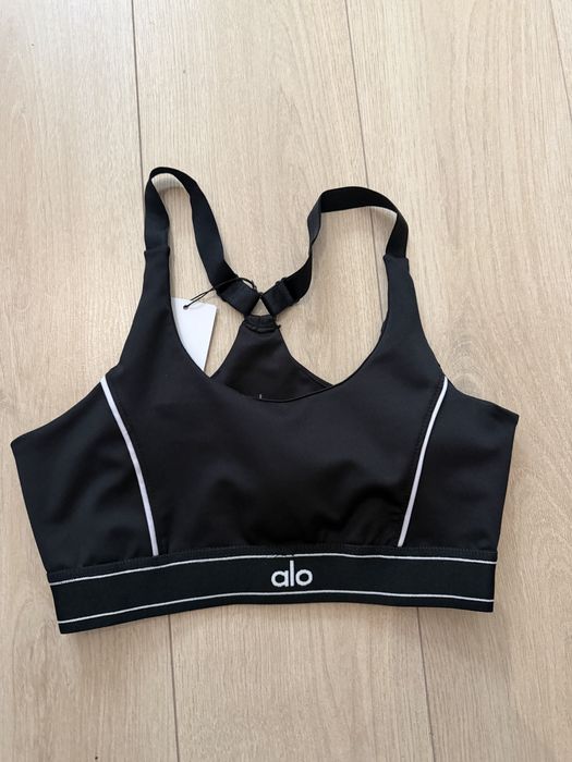 Set Alo Pantaloni scurti  + Bustiera