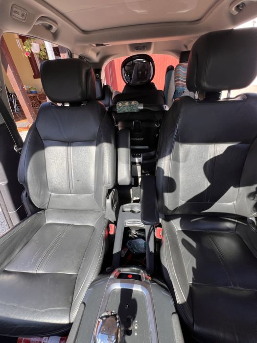 Peugeot 5008 2014  7 locuri 240000 km reali, consum 5,5% Full Option !