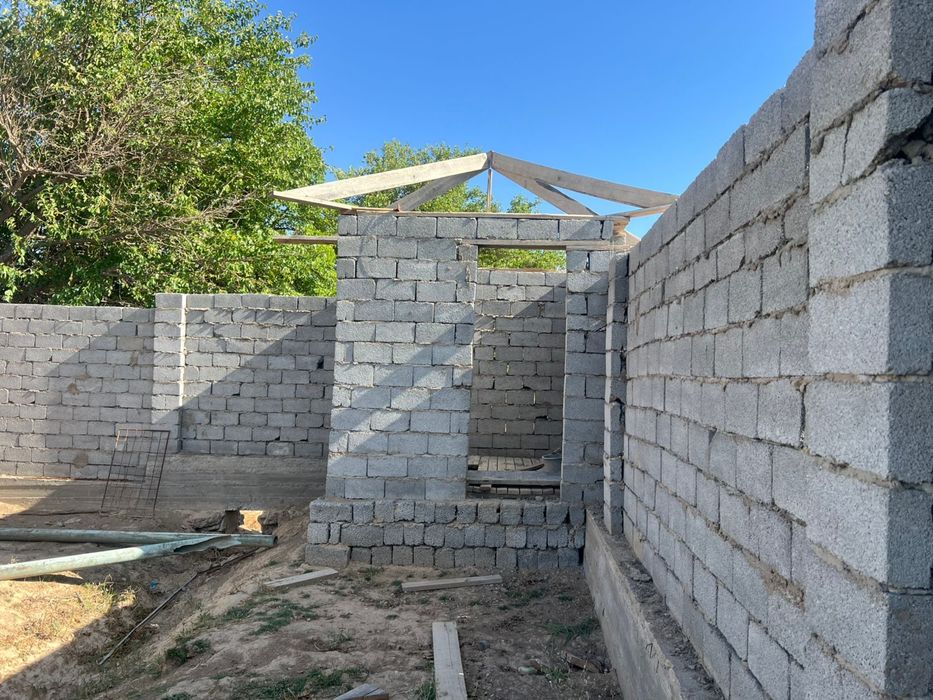 Продаётся участок в доль трассы