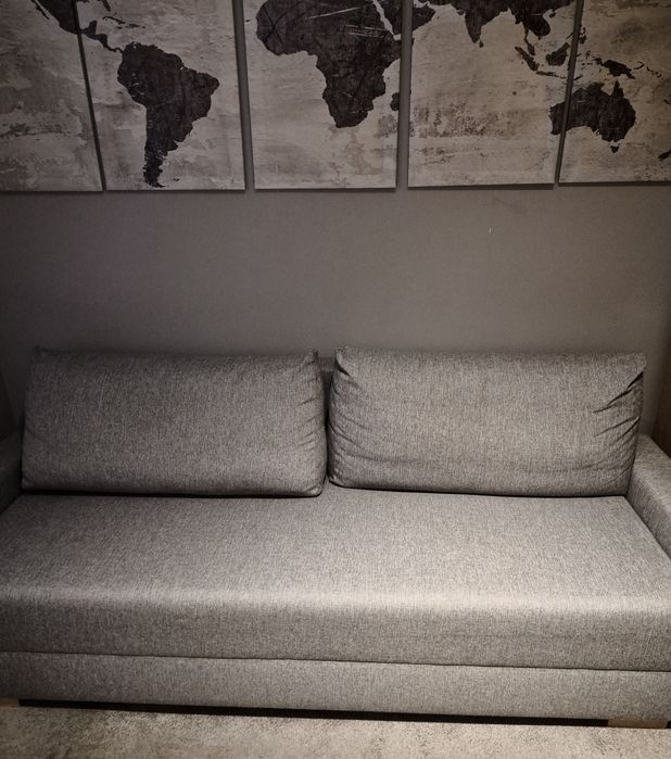 Canapea extensibila de 3 locuri cu spatiu de depozitare