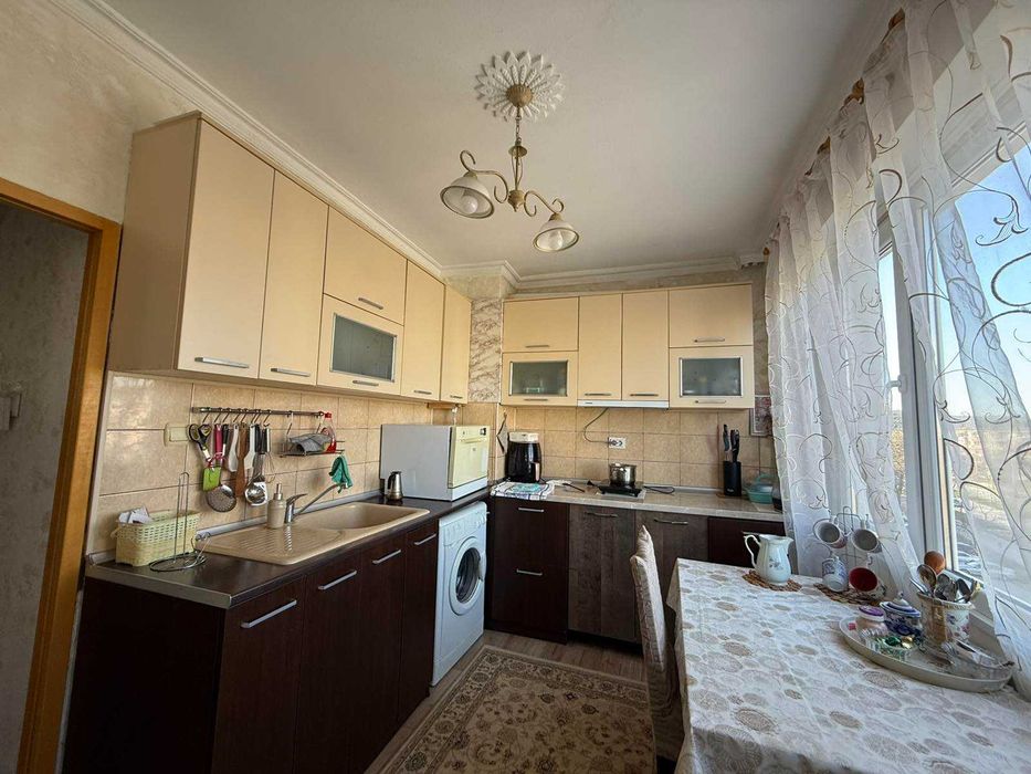 Продава се Двустаен апартамент в Пловдив, Кършияка - 65 кв.м за 1020 €/кв.м - Снимка #1