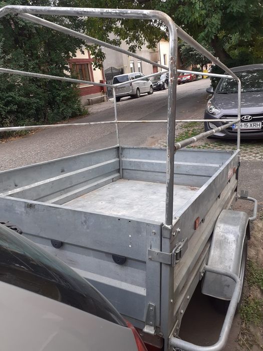 Vând Remorcă recent înmatriculată