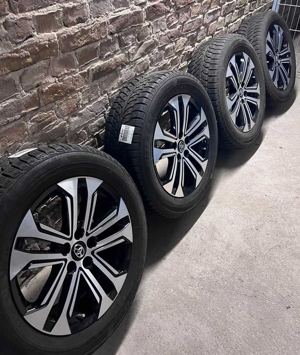 Jante 18 Toyota RAV4 anvelope iarna Bridgestone Blizzak 225 60 18