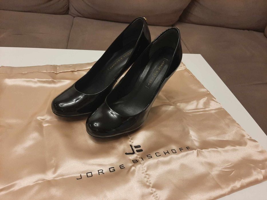 Обувки с ток от естествена кожа