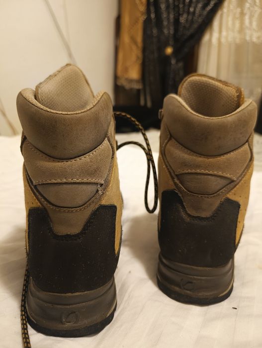 Bocanci de munte scarpa goretex Nr 37