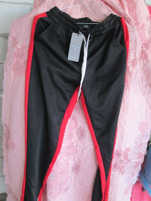 pantaloni sport dunga rosie  noi XL/L