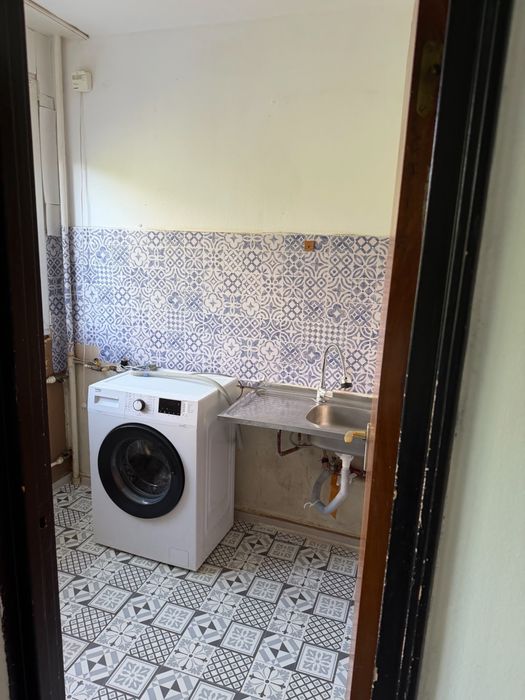 Proprietar, vand garsoniera spatioasa, 30,33 mp, etaj 4/9, Sector 4 - Str. Turnu Magurele nr. 19 - Pret: 63.000 Euro