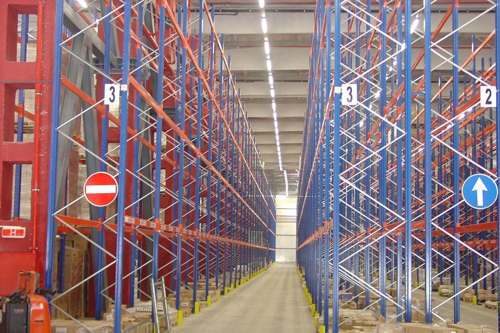 Rafturi metalice industriale pentru depozitare euro paleti