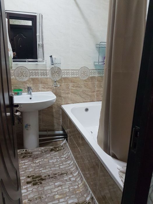 Кунлик квартира хамма шароитлари бор факат оилалиларга берилади парала