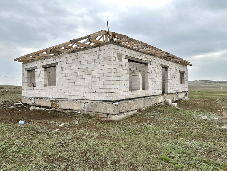 Продам недостроенный 4-комнт. дом в поселке Доскей