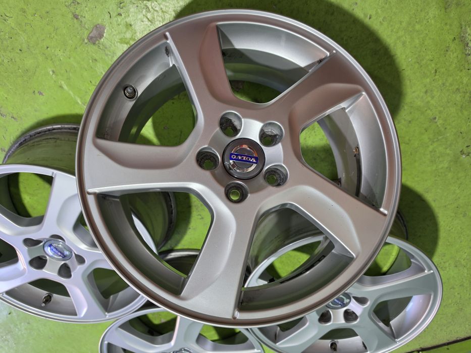 17 5x108 Volvo лети джанти 5х108 волво