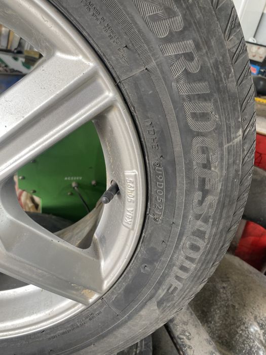 Продам летние шины с дисками