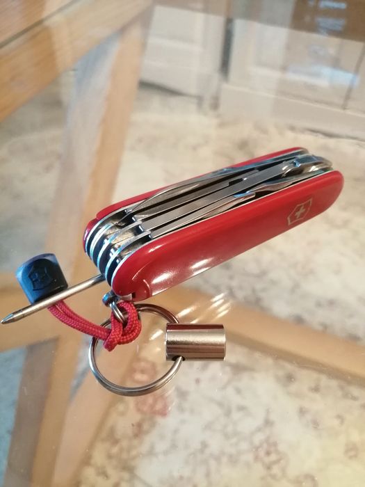 Многофункциональный Victorinox.