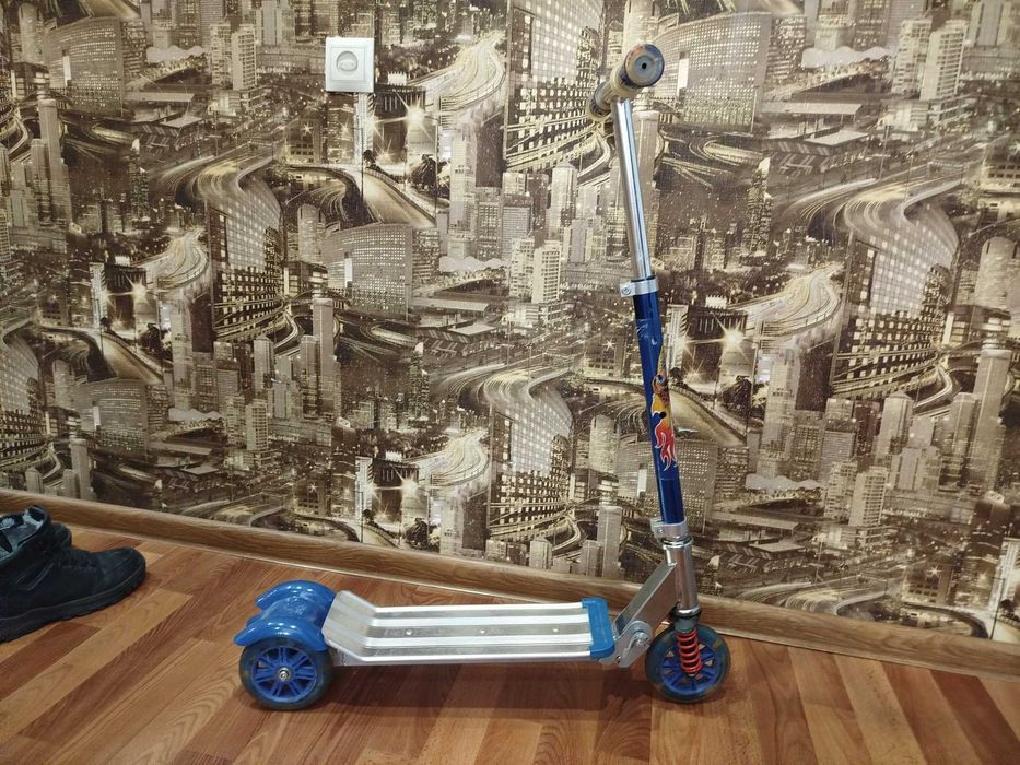 Продам самокат детский