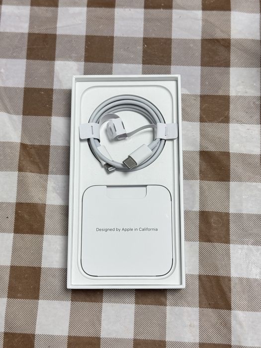 iPhone 14 Pro — Deep Purple, полный комплект