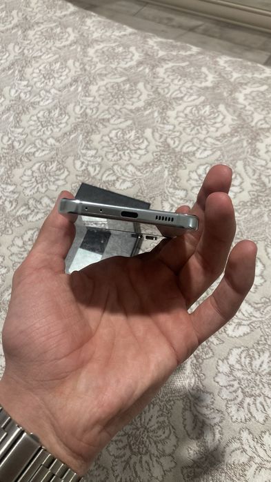 Продам Samsung Flip 5 256/8