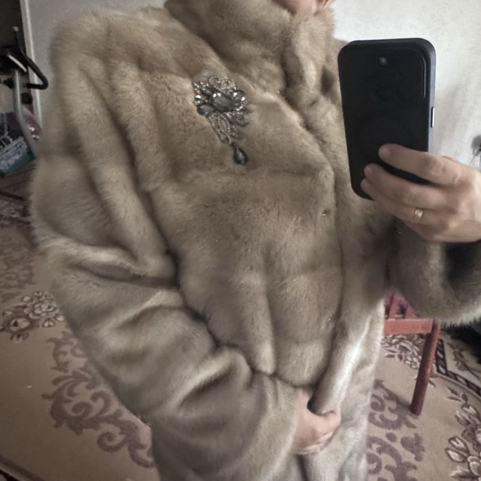 Продам норковую шубу