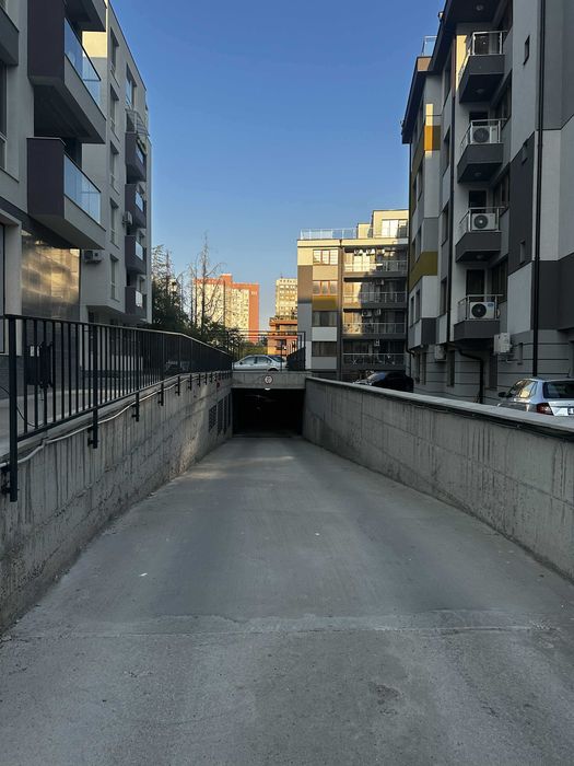 Подземно парко място кв. Младост