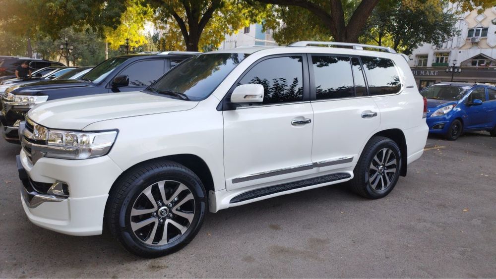 Тойота 200, сотилади 2015 йил. СМС ЕЗМЕЛА ИЛОЖИ БЎСА