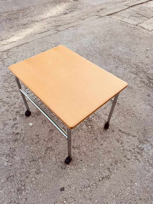 Малка холна/помощна маса с колелца – внос от Швеция