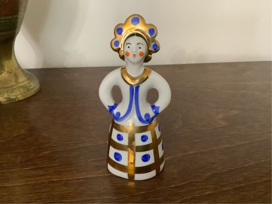 Статуэтки фарфоровые Дулево