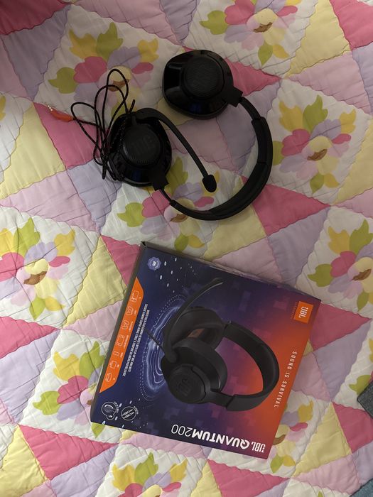JBL Quantum 200 новый