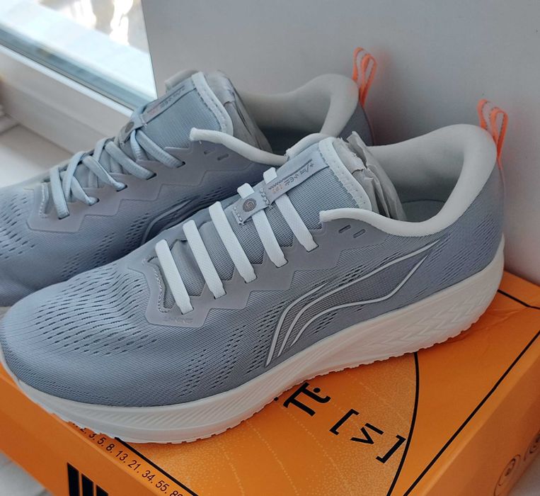 Оригинальные кроссовки Li-Ning (новые)