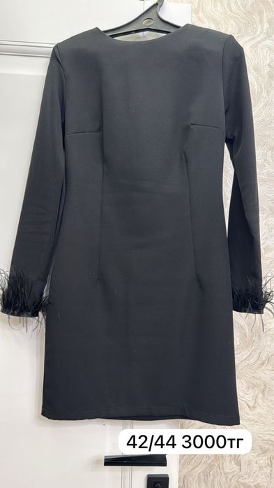 Продам платья нарядные