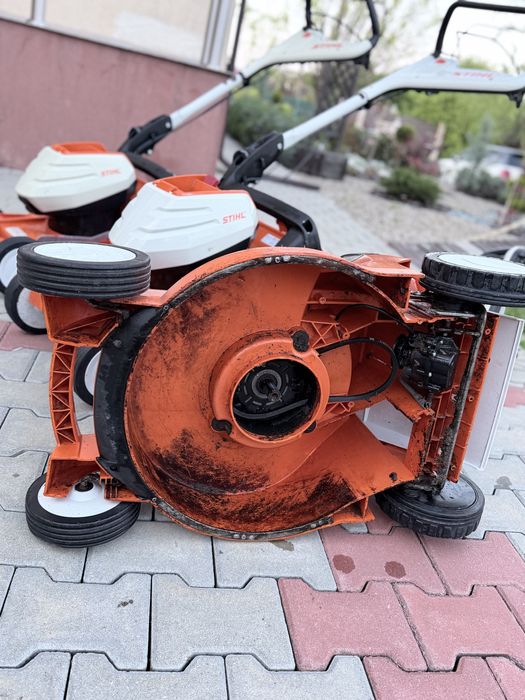 Masini tuns gazon STIHL RMA 448 TC fara acumulatori si lame