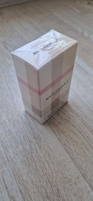 Burberry London EDP, roz, nou, primit.