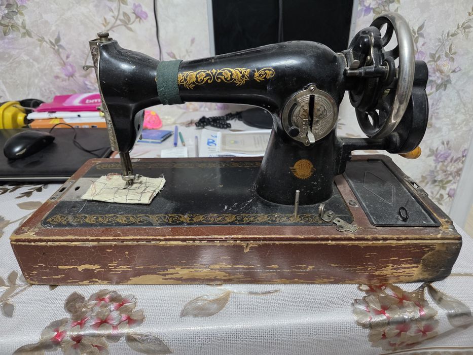 Швейная машина советская