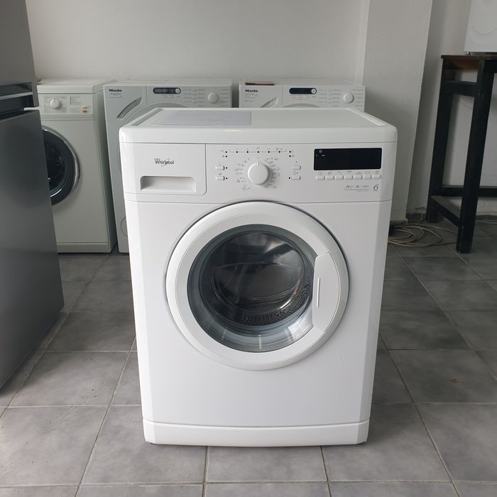 REDUCERE 1OO LEI.  Masina de spălat rufe Whirlpool  / awo 54451