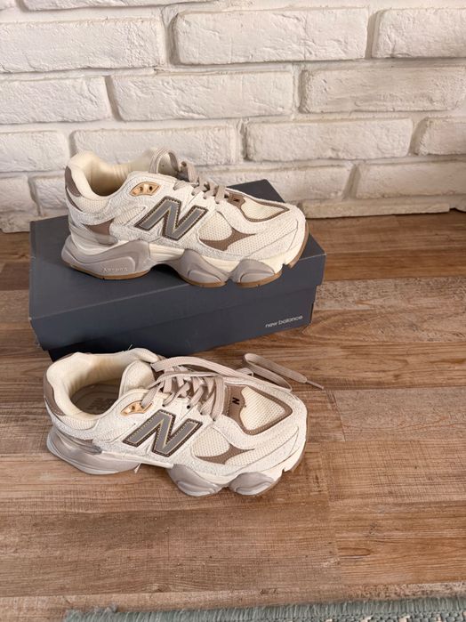 New balance 9060-бежови