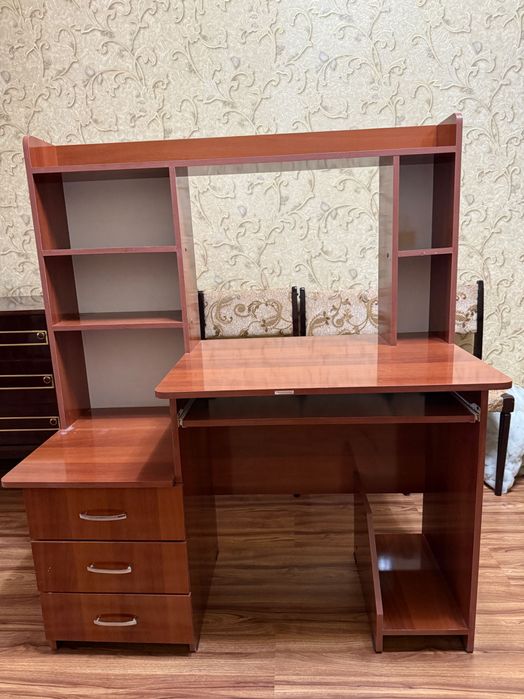 Рабочий стол Продается, Самовывоз