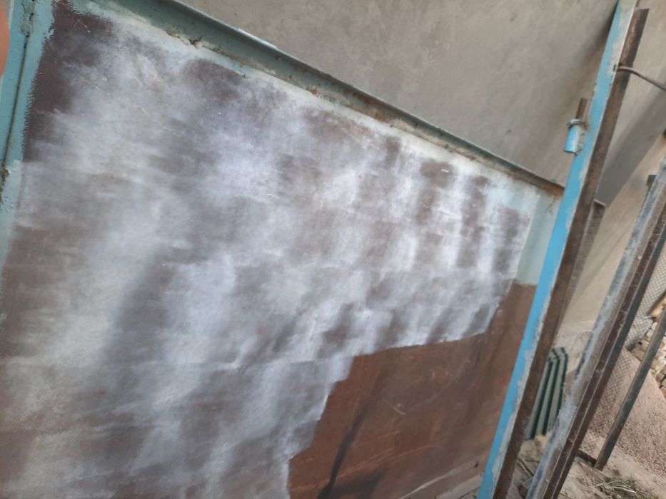 Temir list eshik sotiladi