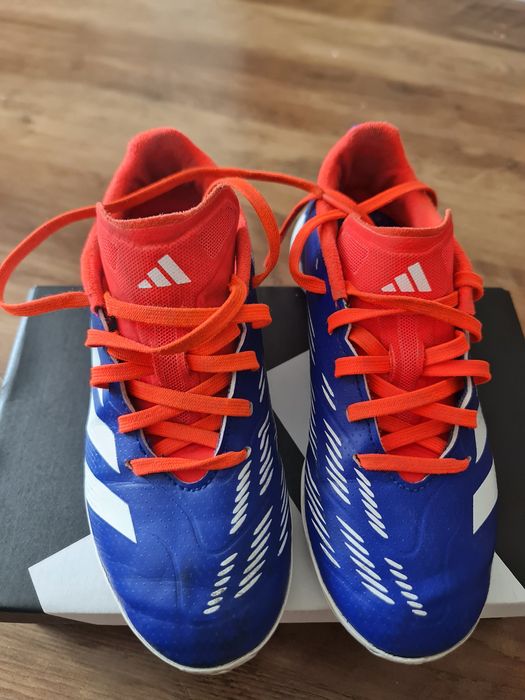 Детски футболни обувки ( стоножки )