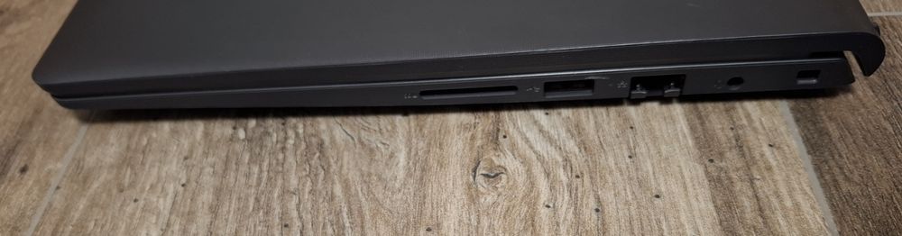 Лаптоп Dell Vostro 14 | Ryzen 5 7530 | 16GB Ram | 512 SSD