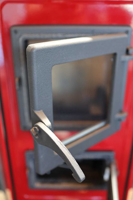 Semineu cu plita din fonta Fiama SD CORNER, pe lemne, putere 6 kW