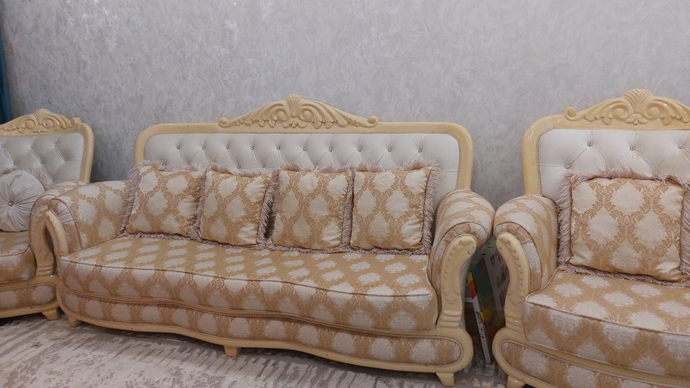 Диван с креслами