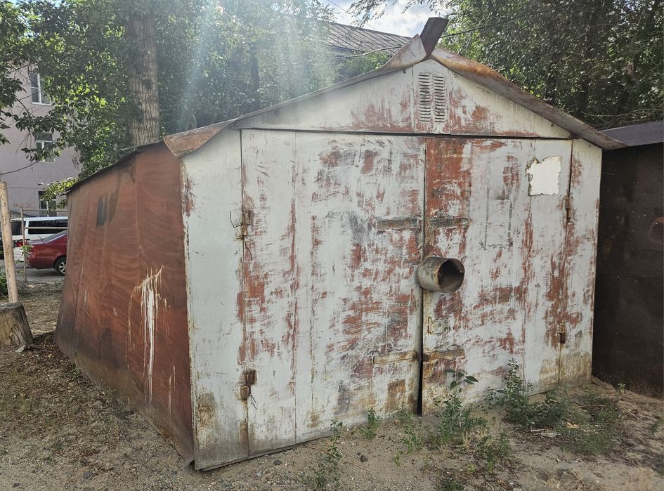 Продам большой гараж