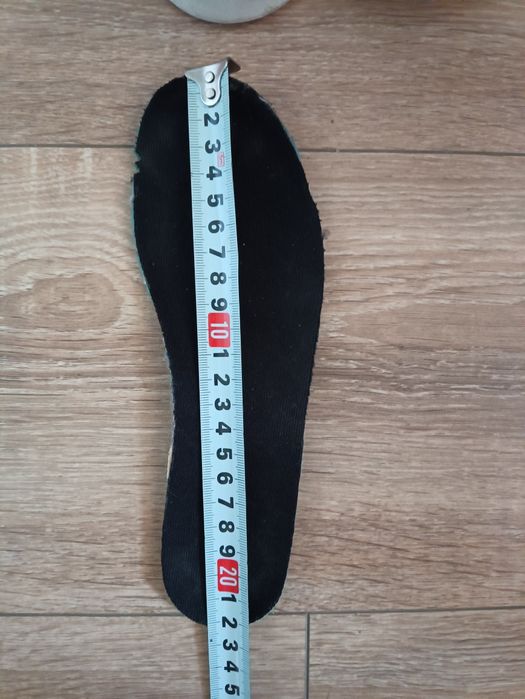 Маратонки Adidas и Pepe Jeans