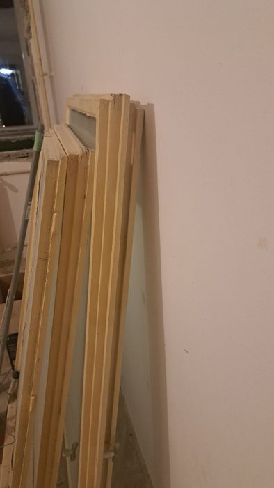 Donez giurgiuvele cu geam.