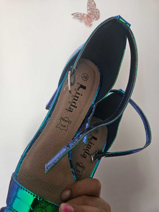 Sandale piele nepurtate 39 marimea