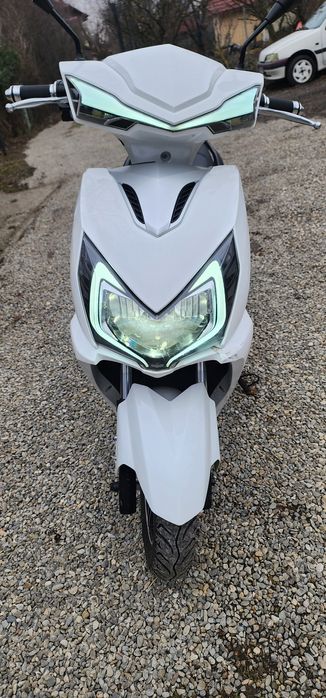 Scuter electric  Sunra